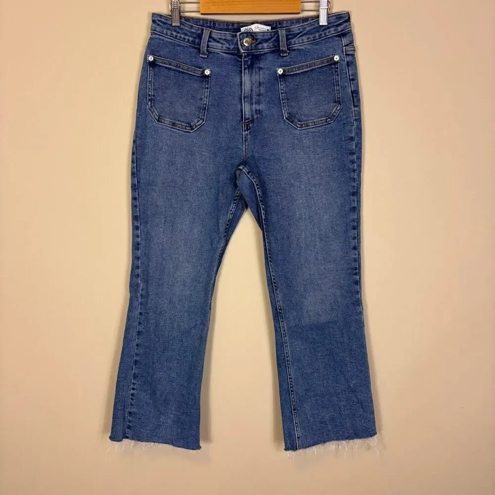 Zara High Waisted Wide Leg Raw Hem Jeans Size 8‎
